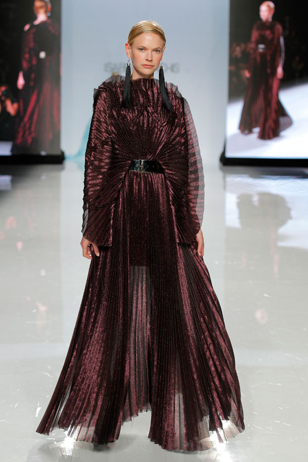 ilovebrides.pt Isabel Sanchis 2018 Barcelona Bridal Fashion Week 2017